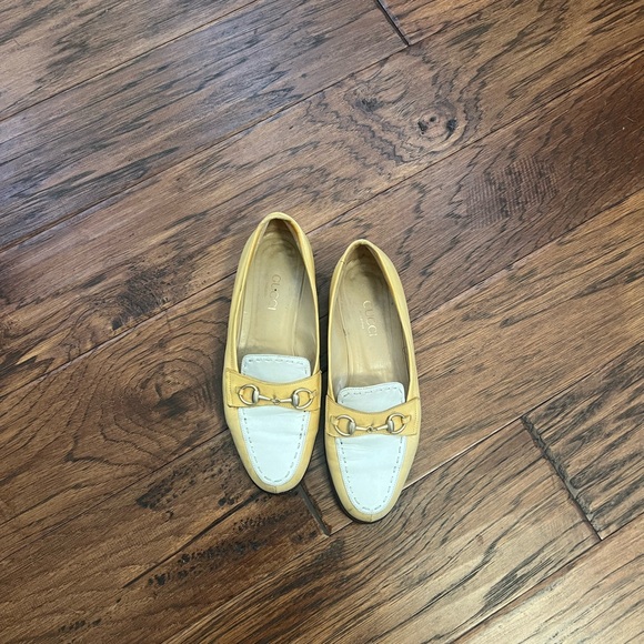 Gucci 1980s Yellow and White Butter Loafers Horse bit slide on size 35.5 vintage - Picture 1 of 5